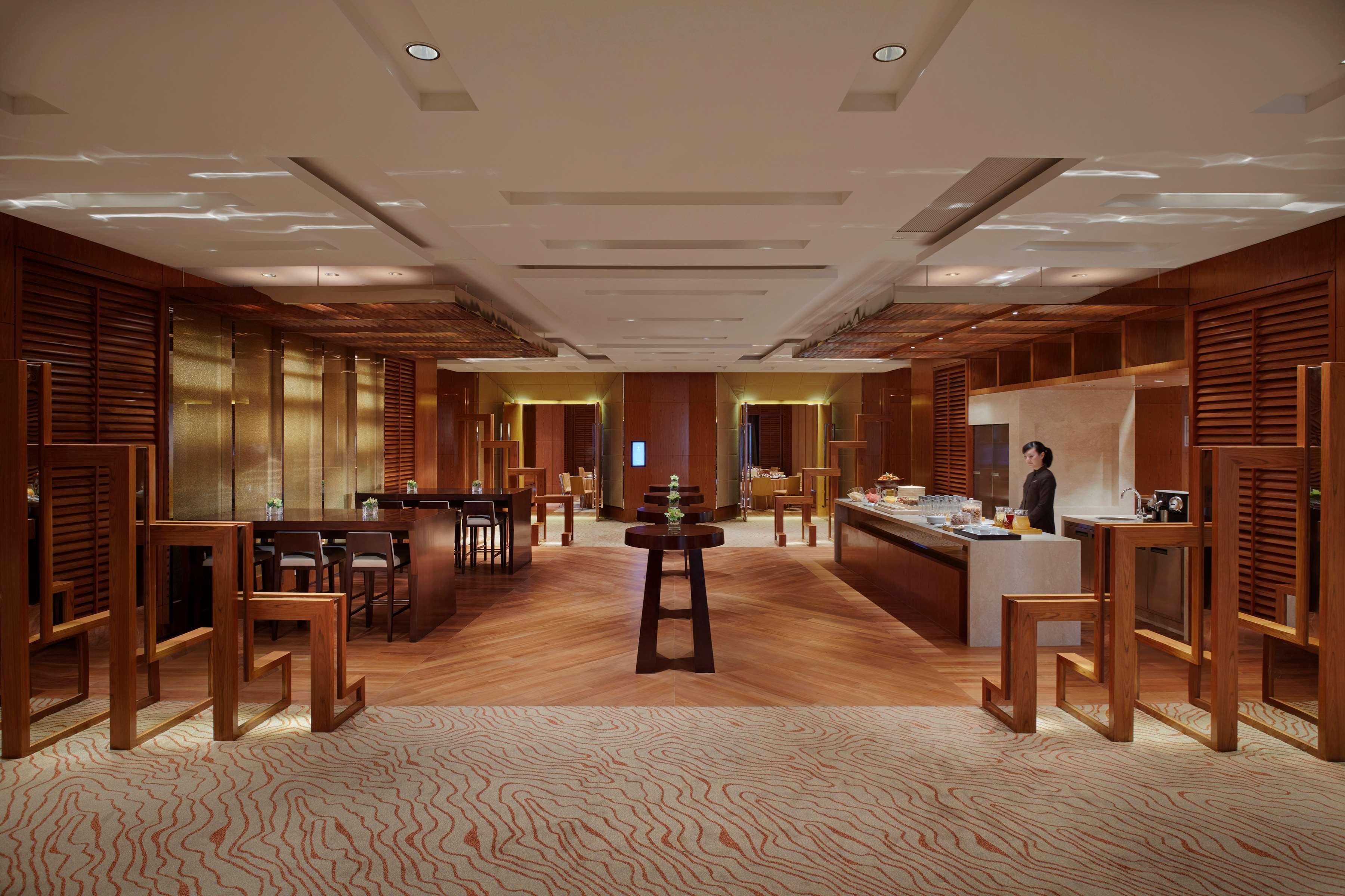 Hyatt Regency Qingdao Hotel Exterior photo