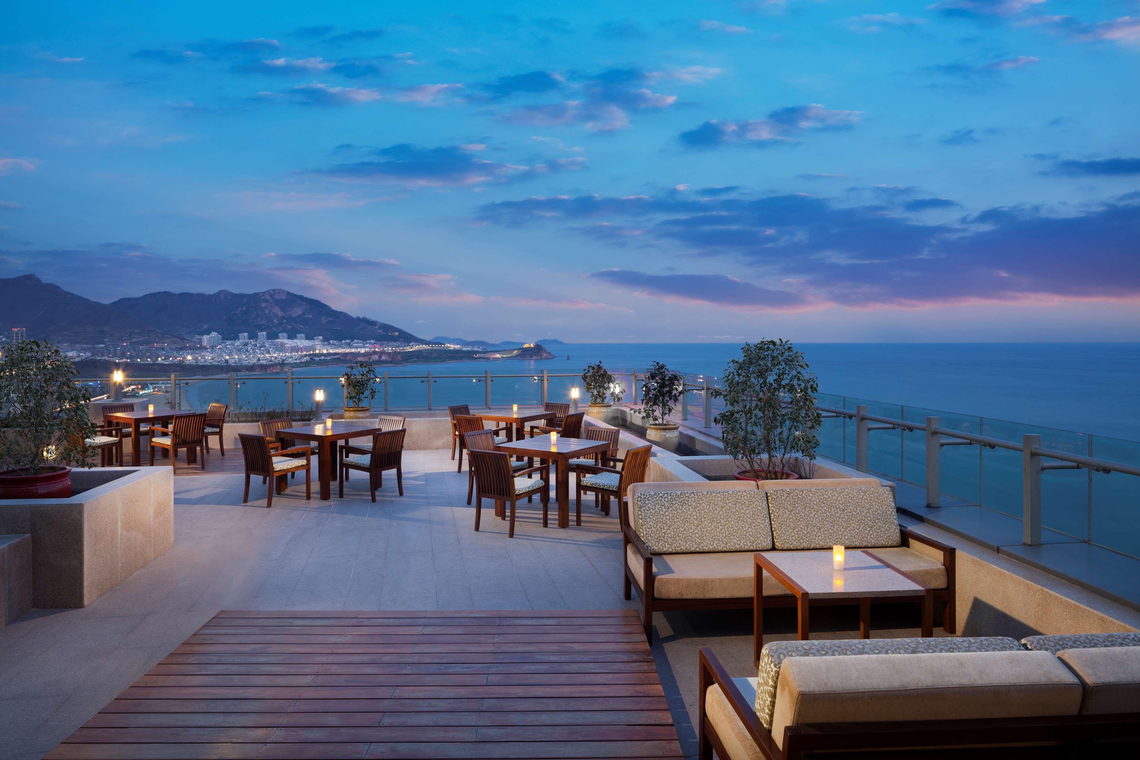Hyatt Regency Qingdao Hotel Exterior photo