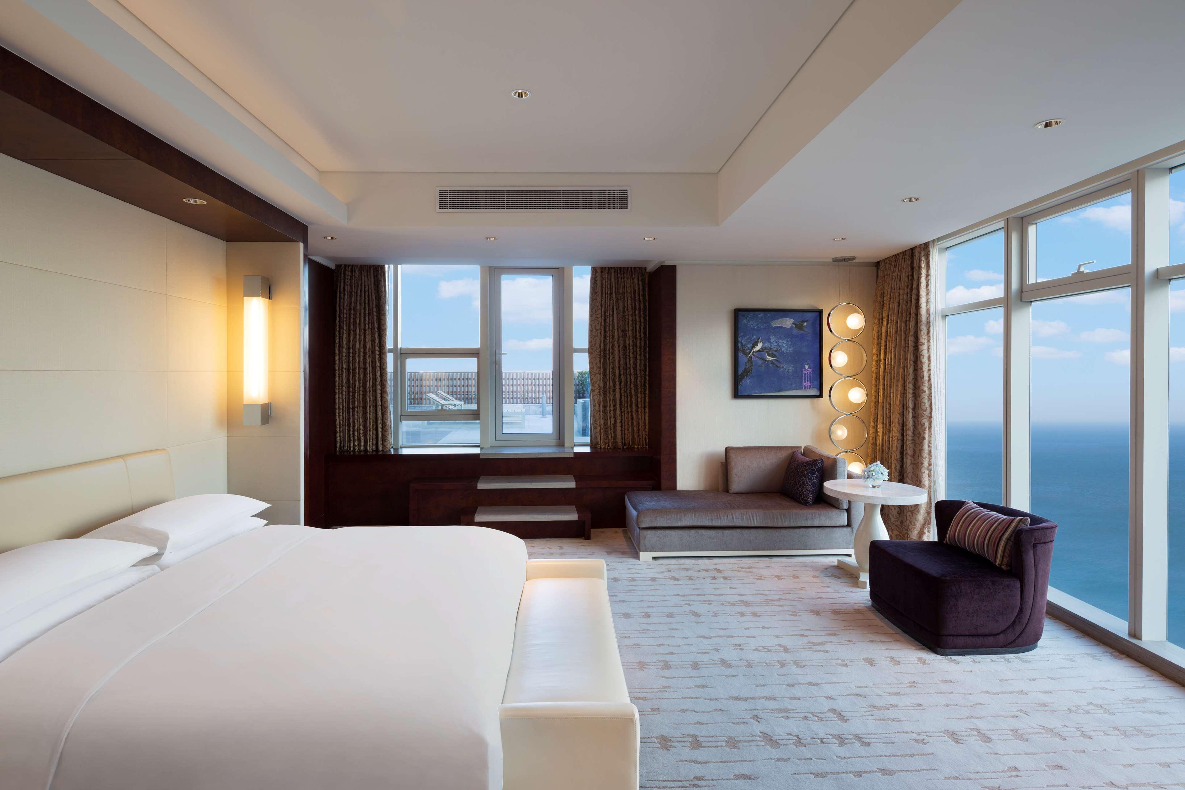 Hyatt Regency Qingdao Hotel Exterior photo