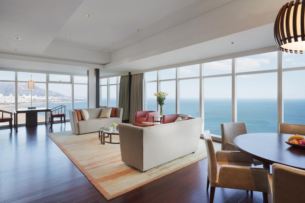 Hyatt Regency Qingdao Hotel Exterior photo